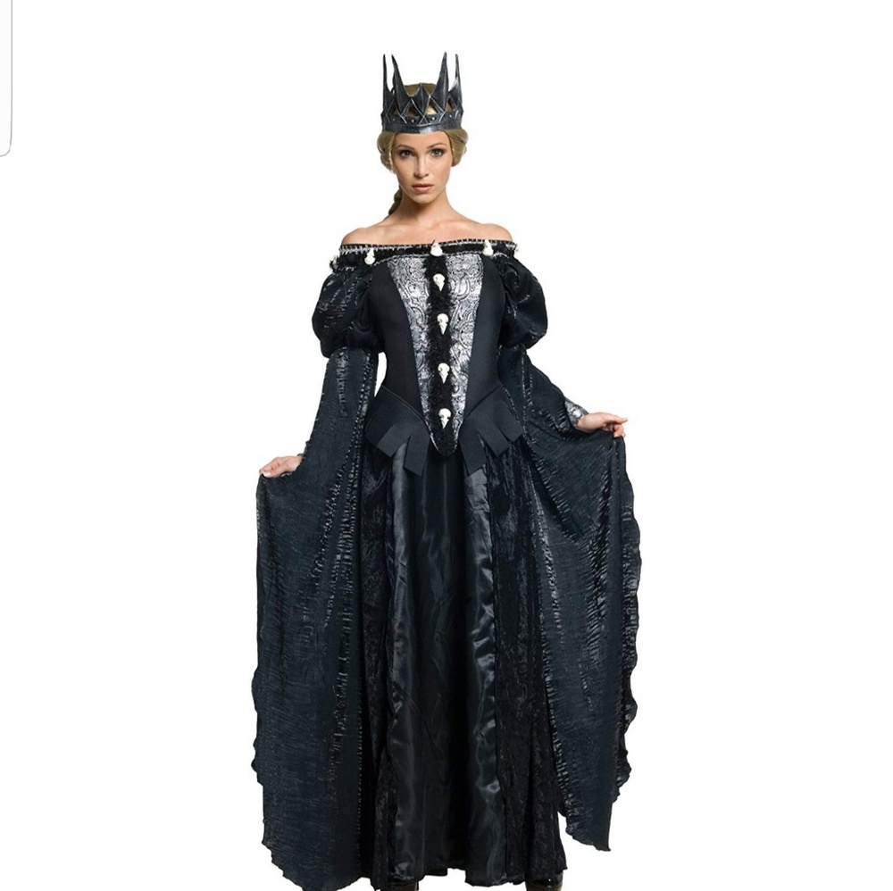 Snow White & the huntsman  Queen Ravenna costume